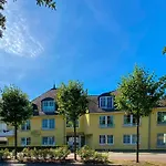 Ferienwohnung-2-Kranich-Villa-Vogelsang-In-Binz-3-Raum-Parkplatz-Wlan-Wintergarten-Terrasse