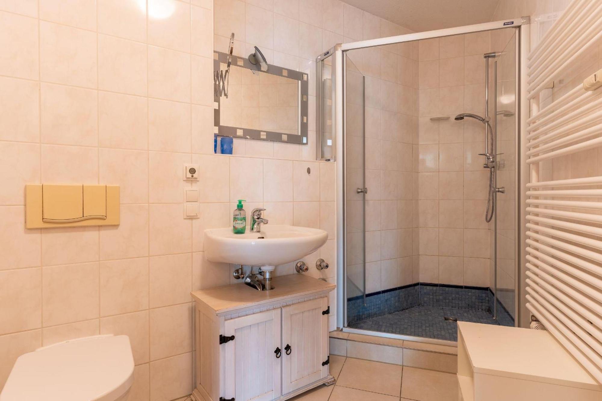 Ferienwohnung-2-kranich-villa-vogelsang-in-binz-3-raum-parkplatz-wlan-wintergarten-terrasse Apartment