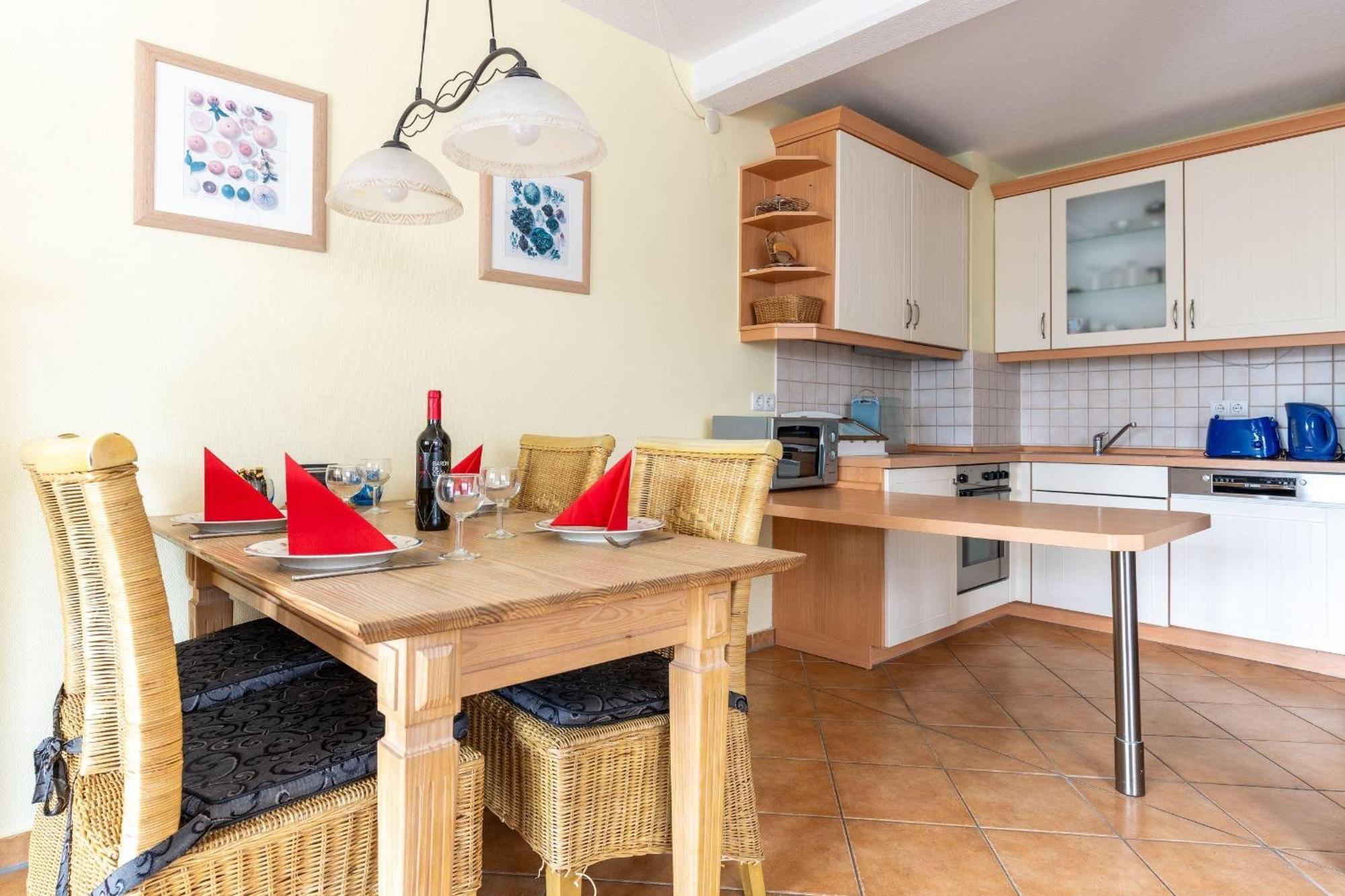 Ferienwohnung-2-kranich-villa-vogelsang-in-binz-3-raum-parkplatz-wlan-wintergarten-terrasse *